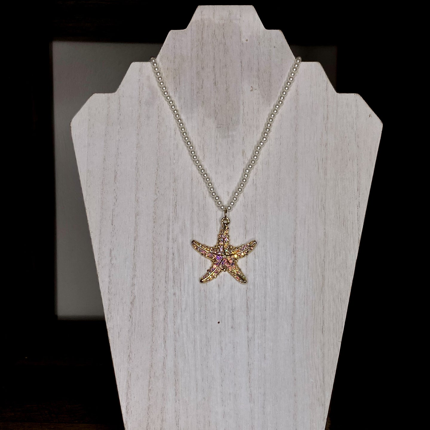 PEARLS AND STAR NECKLACE